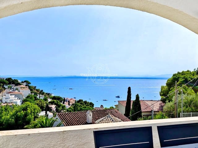 3 soverom Villa til salgs i Roses med svømmebasseng - € 795 000 (Ref: 9977297)