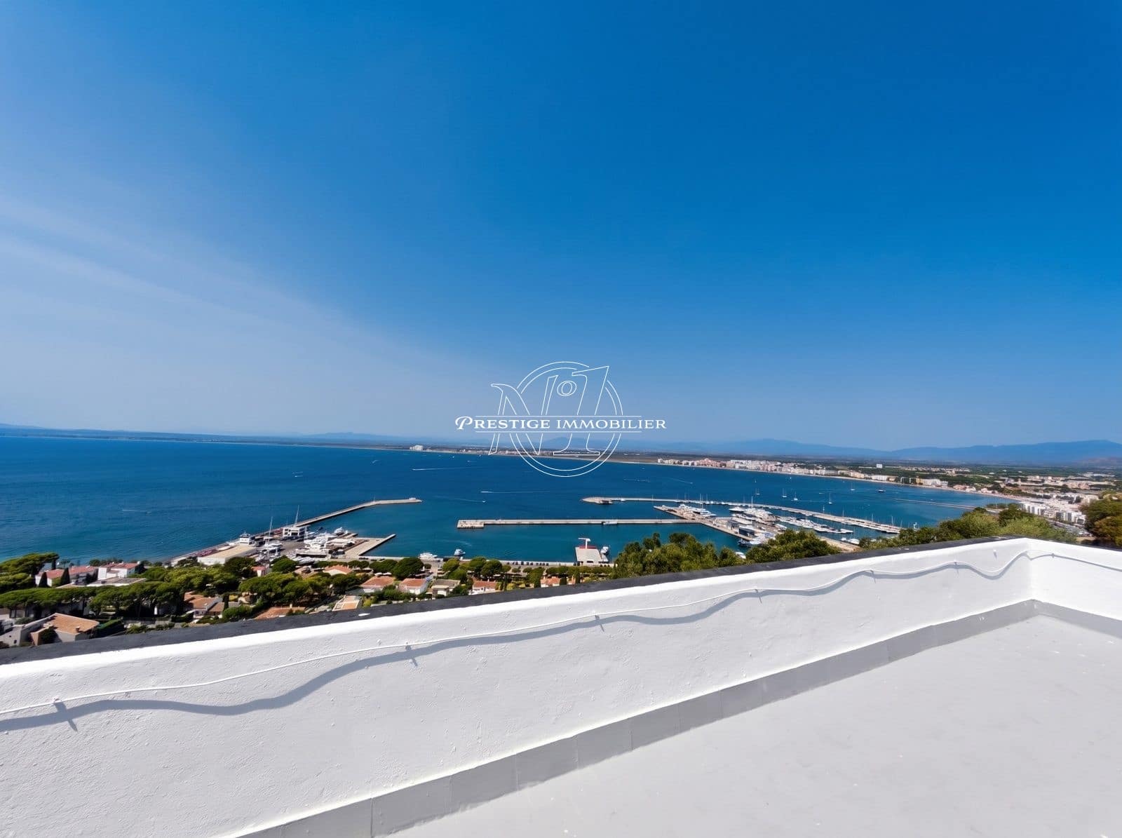 Chalet de 4 habitaciones en Roses en venta con piscina - 895.000 € (Ref: 9983727)