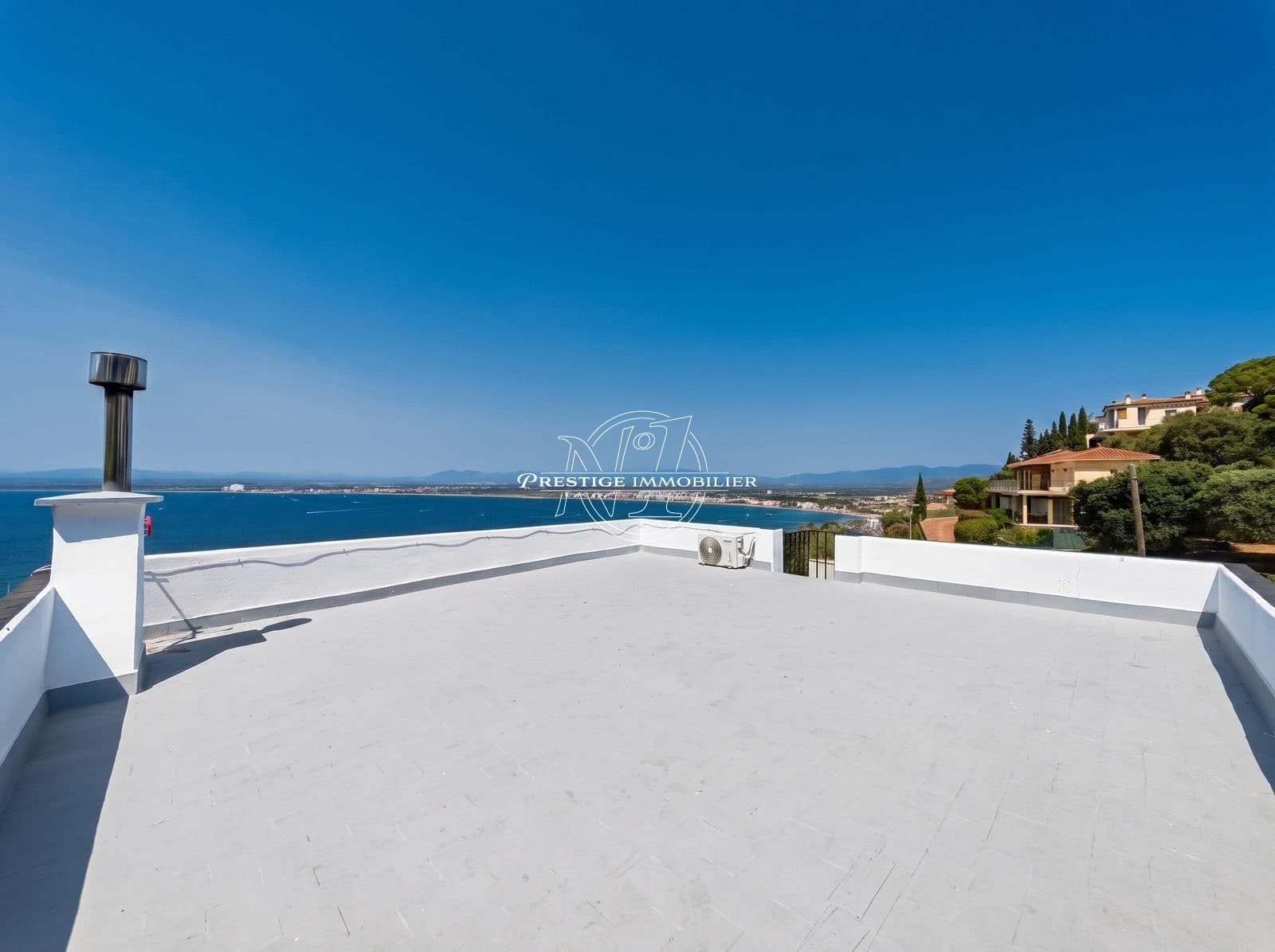 Chalet de 4 habitaciones en Roses en venta con piscina - 895.000 € (Ref: 9983727)
