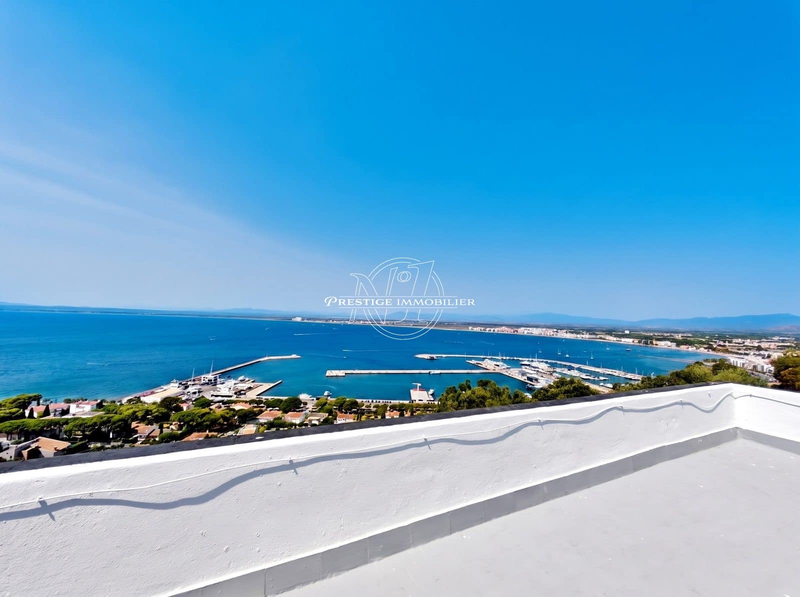 Chalet de 4 habitaciones en Roses en venta con piscina - 895.000 € (Ref: 9983727)