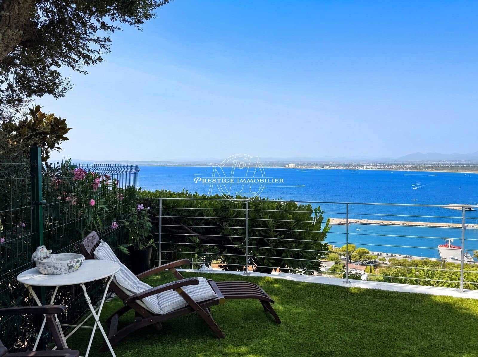 Chalet de 4 habitaciones en Roses en venta con piscina - 895.000 € (Ref: 9983727)