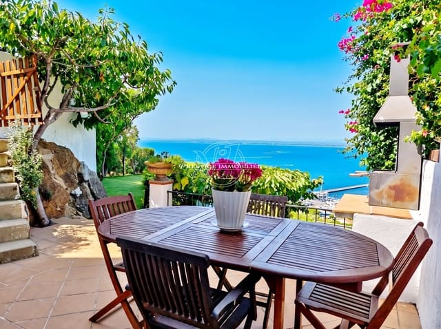 Chalet de 4 habitaciones en Roses en venta con piscina - 895.000 € (Ref: 9983727)