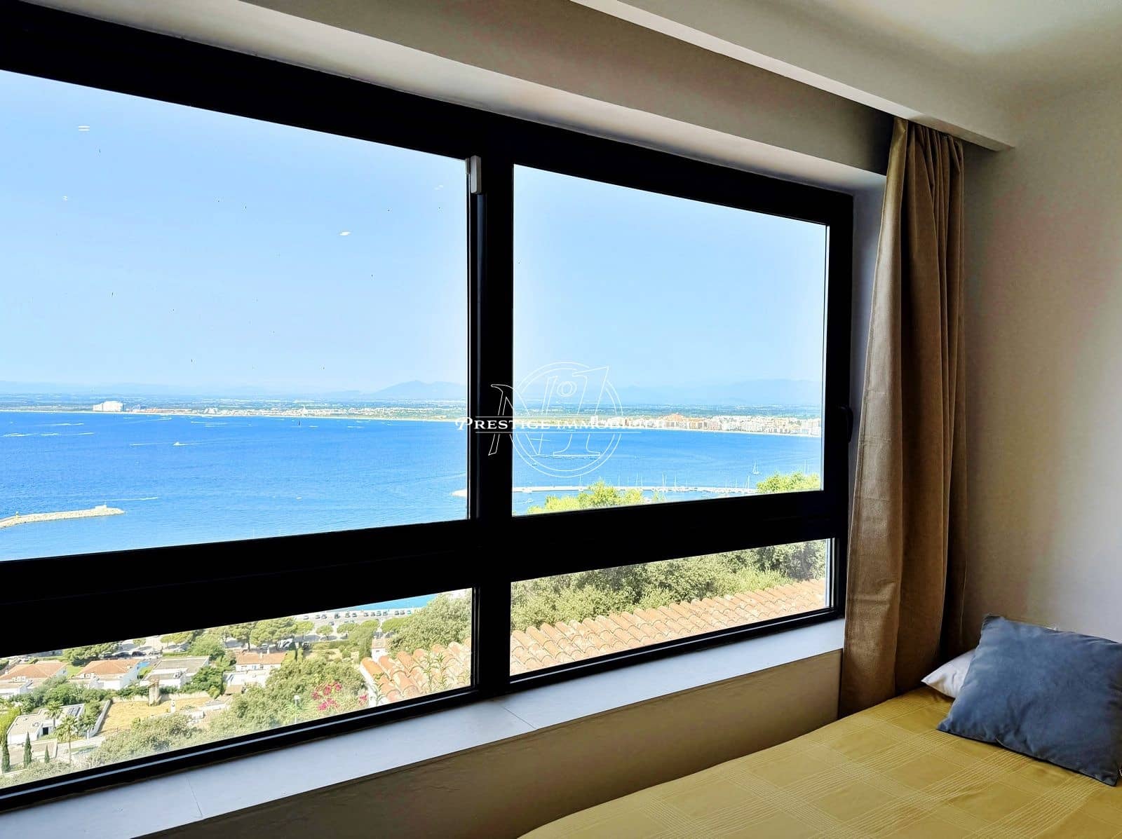 Chalet de 4 habitaciones en Roses en venta con piscina - 895.000 € (Ref: 9983727)