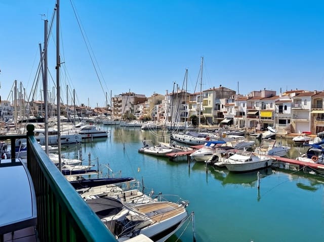 Apartamento de 3 habitaciones en Empuriabrava, Castelló d'Empúries en venta - 620.000 € (Ref: 9986850)
