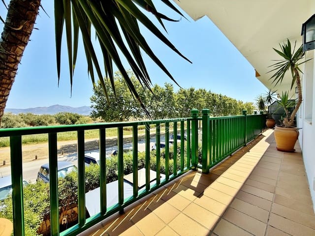 Apartamento de 3 habitaciones en Empuriabrava, Castelló d'Empúries en venta - 620.000 € (Ref: 9986850)