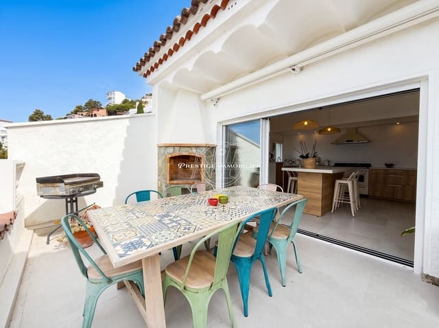 4 slaapkamer Appartement te koop in Roses - € 649.000 (Ref: 9997110)