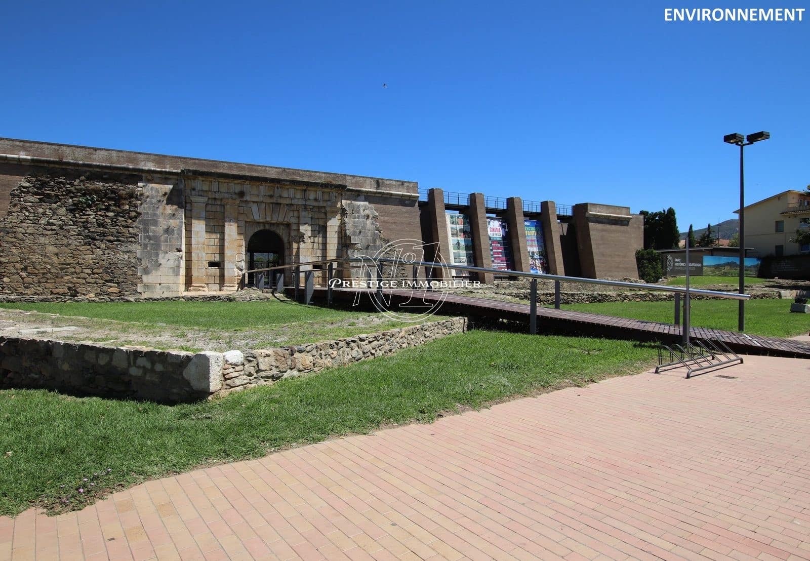 Apartamento de 2 habitaciones en Roses en venta - 294.000 € (Ref: 9999738)