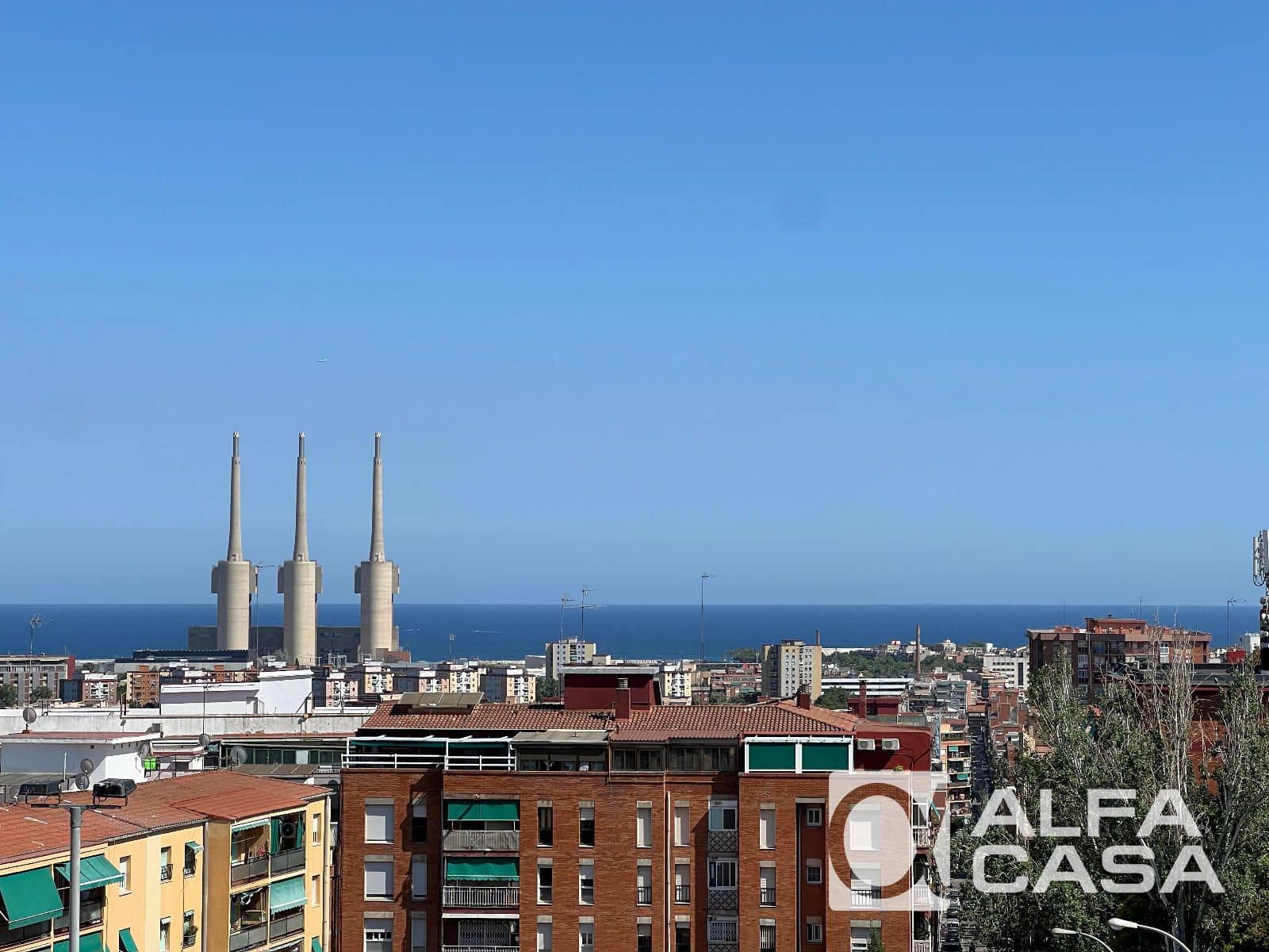 3 sovrum Lägenhet till salu i Santa Coloma de Gramenet - 255 000 € (Ref: 10036228)