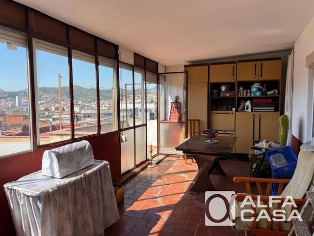 3 sovrum Lägenhet till salu i Santa Coloma de Gramenet - 255 000 € (Ref: 10036228)