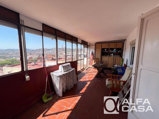 3 sovrum Lägenhet till salu i Santa Coloma de Gramenet - 255 000 € (Ref: 10036228)