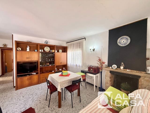 Piso de 3 habitaciones en Vidreres en venta con garaje - 250.000 € (Ref: 10049816)