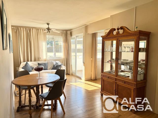 2 sovrum Lägenhet till salu i Lloret de Mar med pool - 190 000 € (Ref: 10098679)
