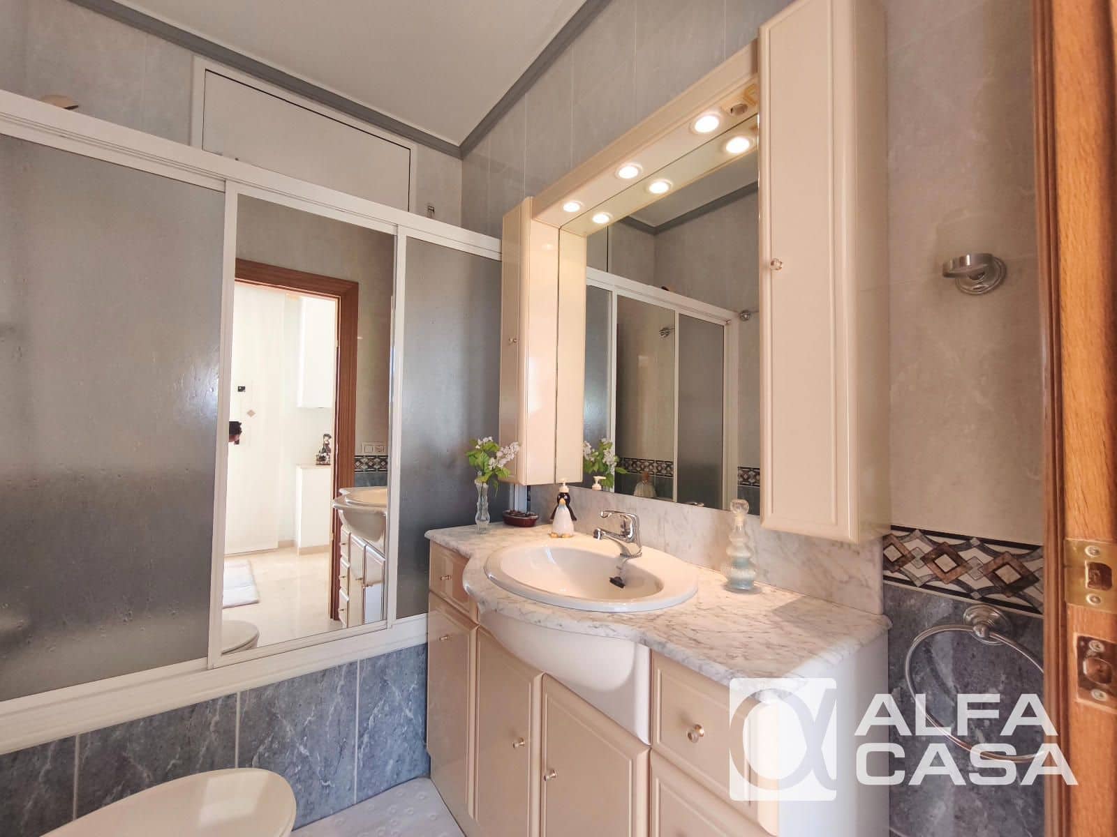 3 slaapkamer Villa te koop in Lloret de Mar met zwembad garage - € 760.000 (Ref: 10148094)