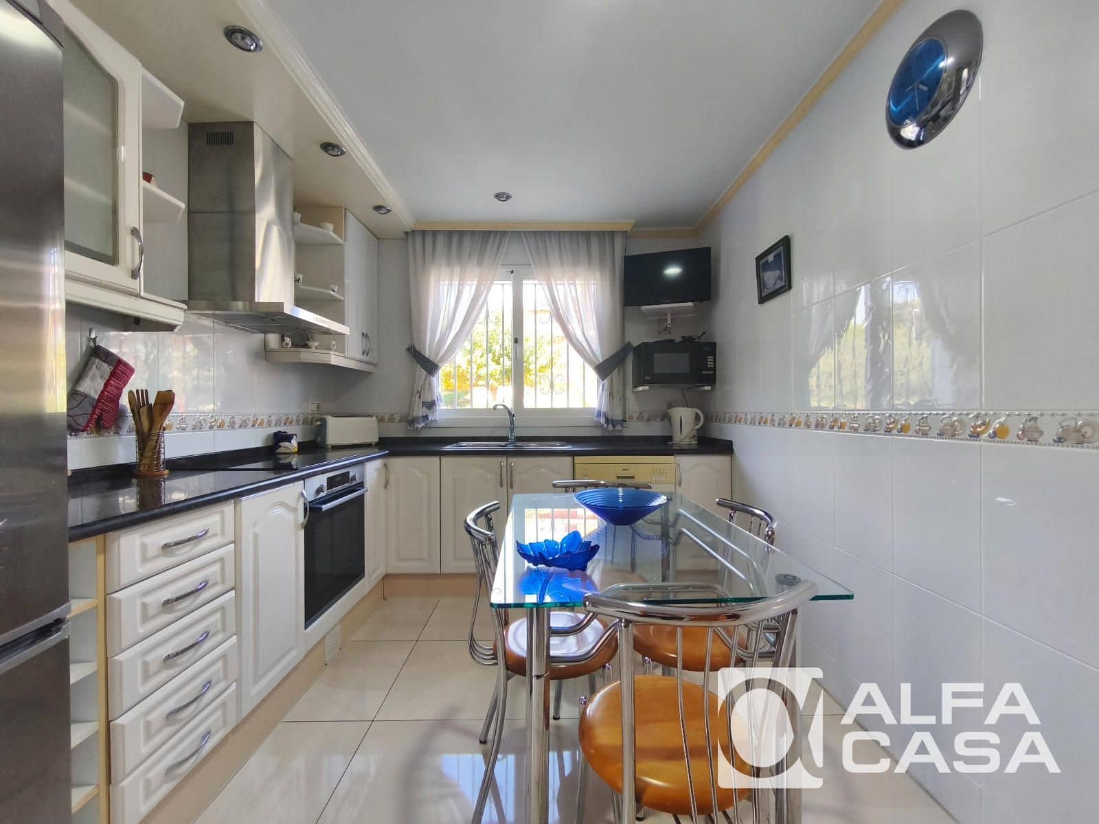 3 slaapkamer Villa te koop in Lloret de Mar met zwembad garage - € 760.000 (Ref: 10148094)