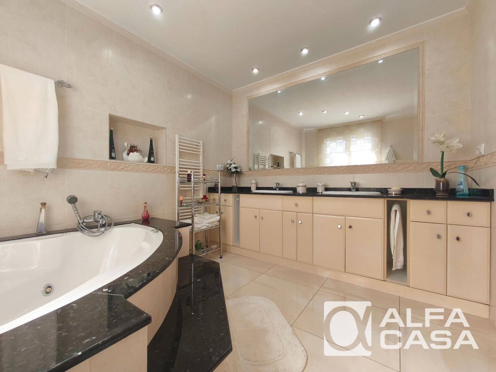 3 slaapkamer Villa te koop in Lloret de Mar met zwembad garage - € 760.000 (Ref: 10148094)