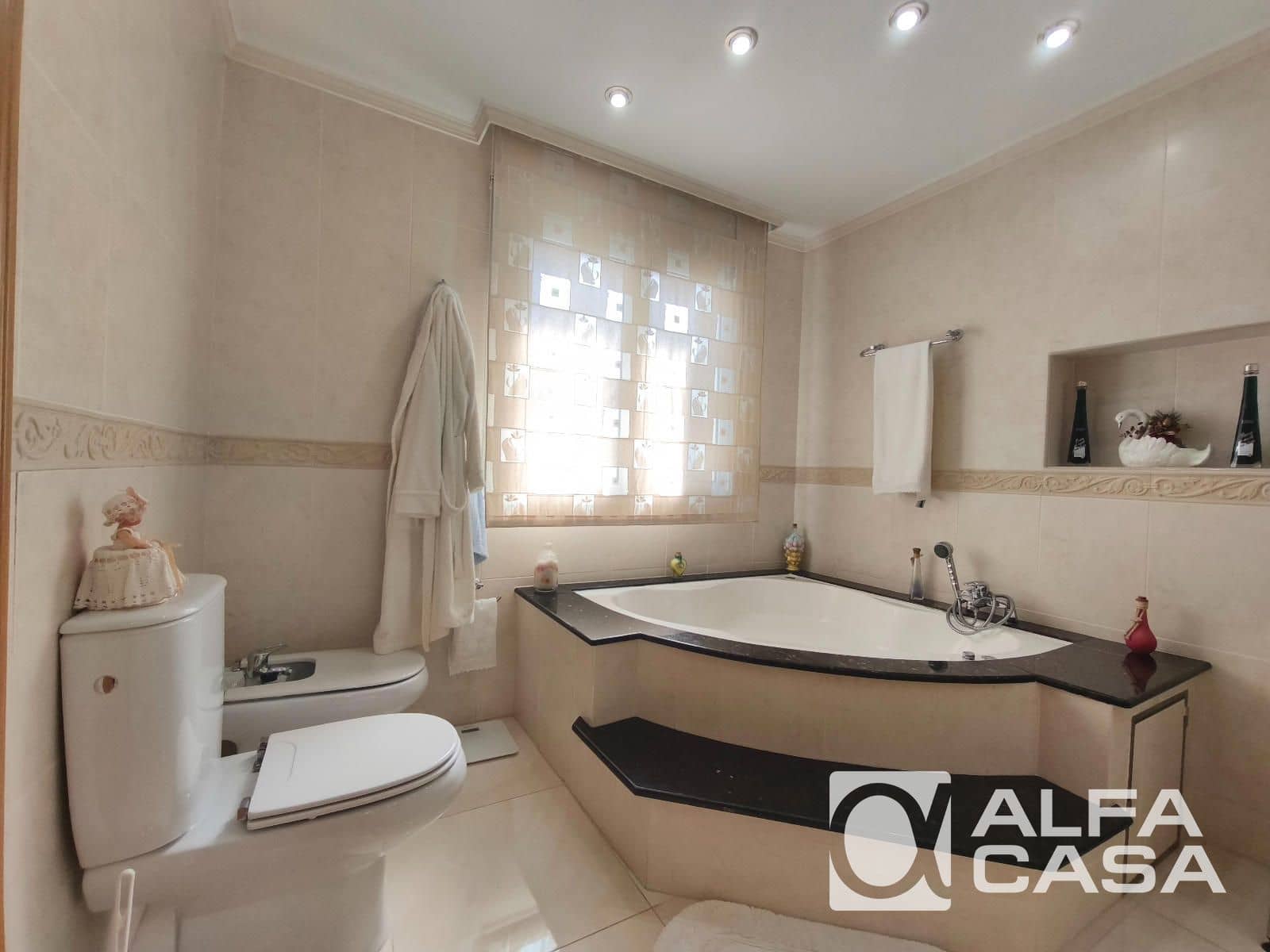 3 slaapkamer Villa te koop in Lloret de Mar met zwembad garage - € 760.000 (Ref: 10148094)