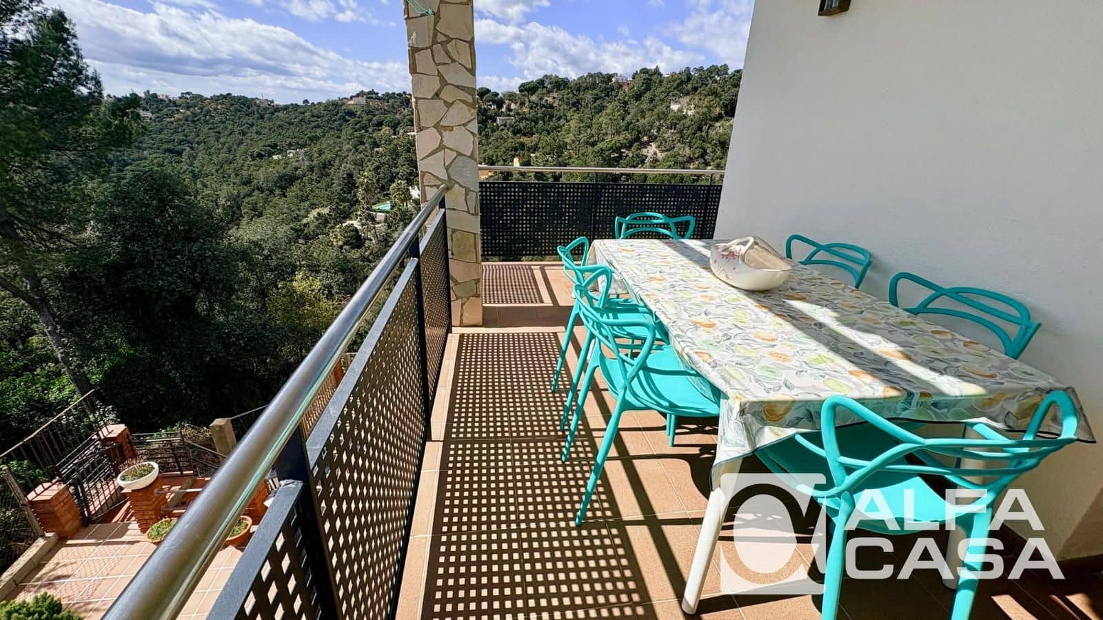 5 slaapkamer Villa te koop in Lloret de Mar met zwembad garage - € 415.000 (Ref: 10154358)