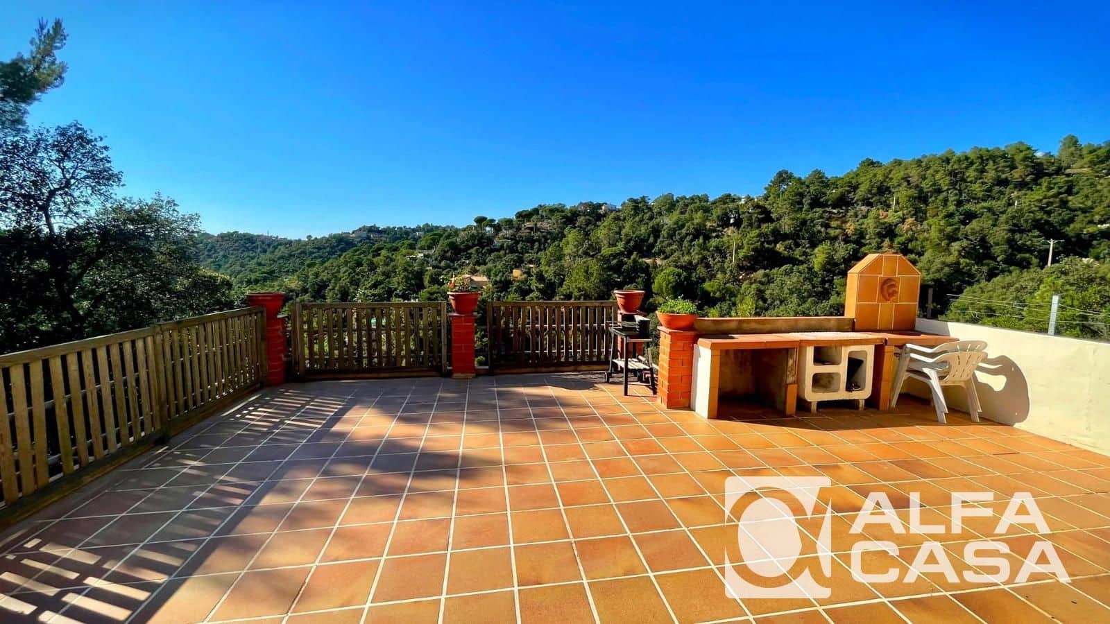 5 slaapkamer Villa te koop in Lloret de Mar met zwembad garage - € 415.000 (Ref: 10154358)