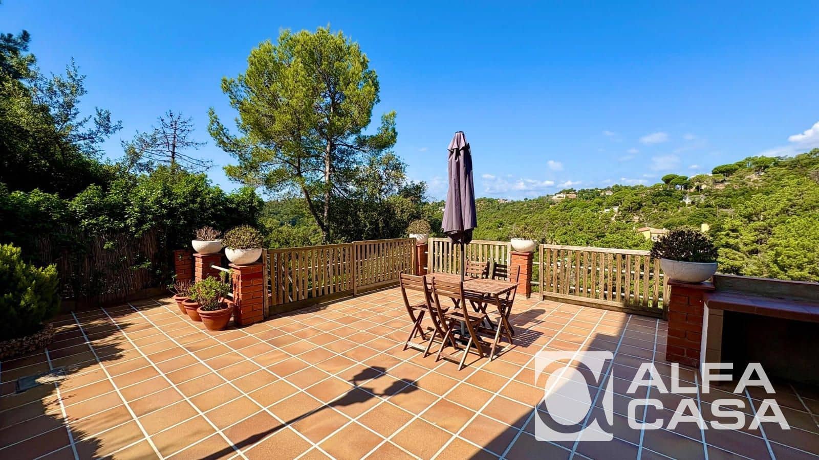 5 slaapkamer Villa te koop in Lloret de Mar met zwembad garage - € 415.000 (Ref: 10154358)