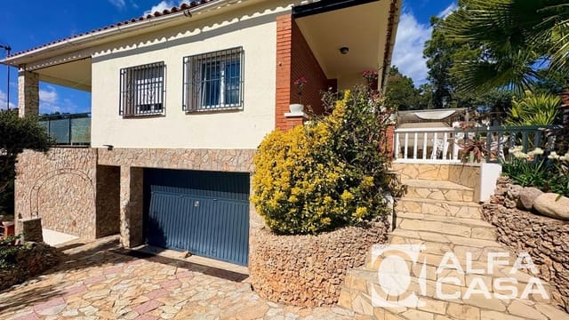 5 slaapkamer Villa te koop in Lloret de Mar met zwembad garage - € 415.000 (Ref: 10154358)