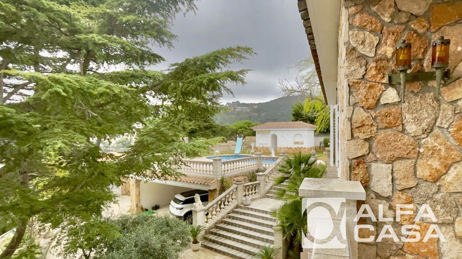 7 slaapkamer Villa te koop in Lloret de Mar met zwembad garage - € 890.000 (Ref: 10160330)