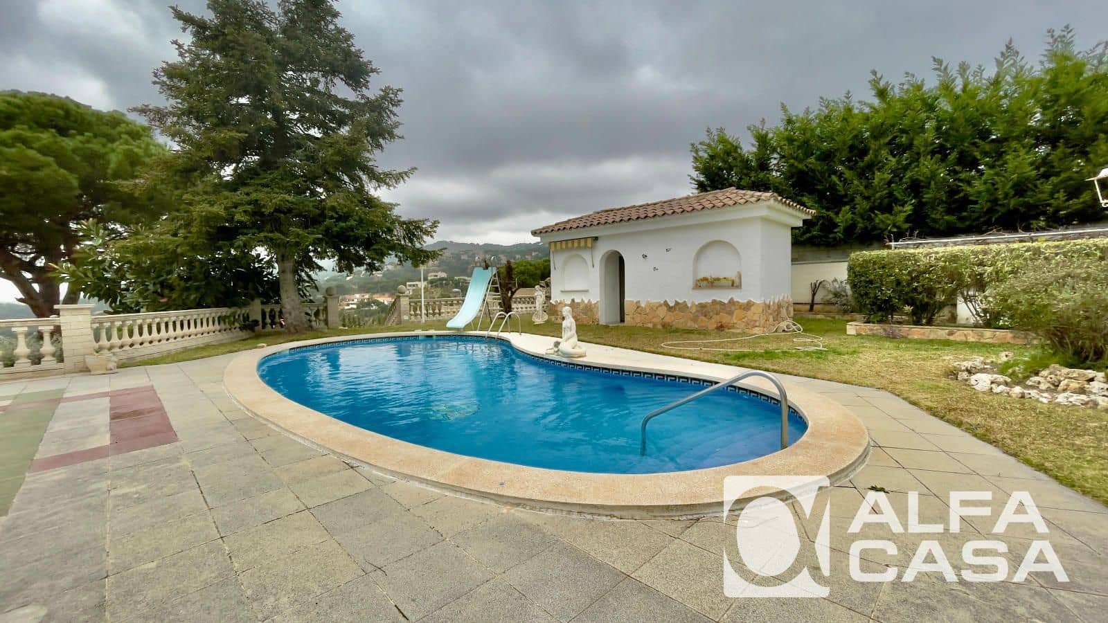 7 slaapkamer Villa te koop in Lloret de Mar met zwembad garage - € 890.000 (Ref: 10160330)