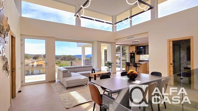 4 slaapkamer Villa te koop in Vidreres met zwembad garage - € 665.000 (Ref: 10175515)