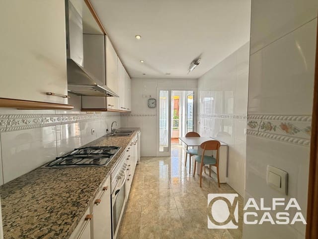 3 slaapkamer Flat te koop in Lloret de Mar met zwembad - € 350.000 (Ref: 10175974)