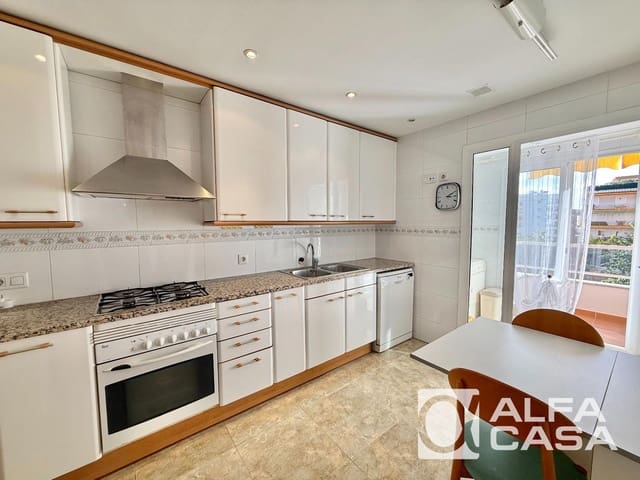 3 slaapkamer Flat te koop in Lloret de Mar met zwembad - € 350.000 (Ref: 10175974)