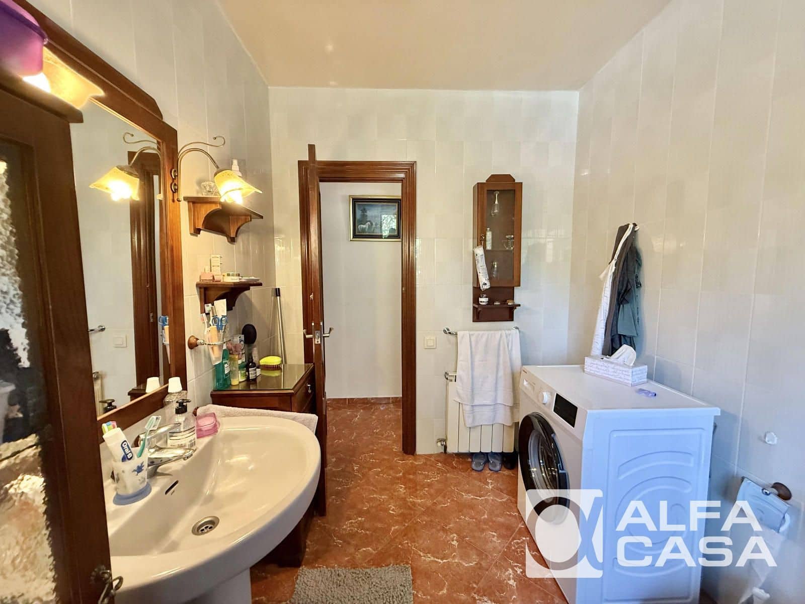 5 bedroom Villa for sale in Lloret de Mar with pool garage - € 440,000 (Ref: 9385804)