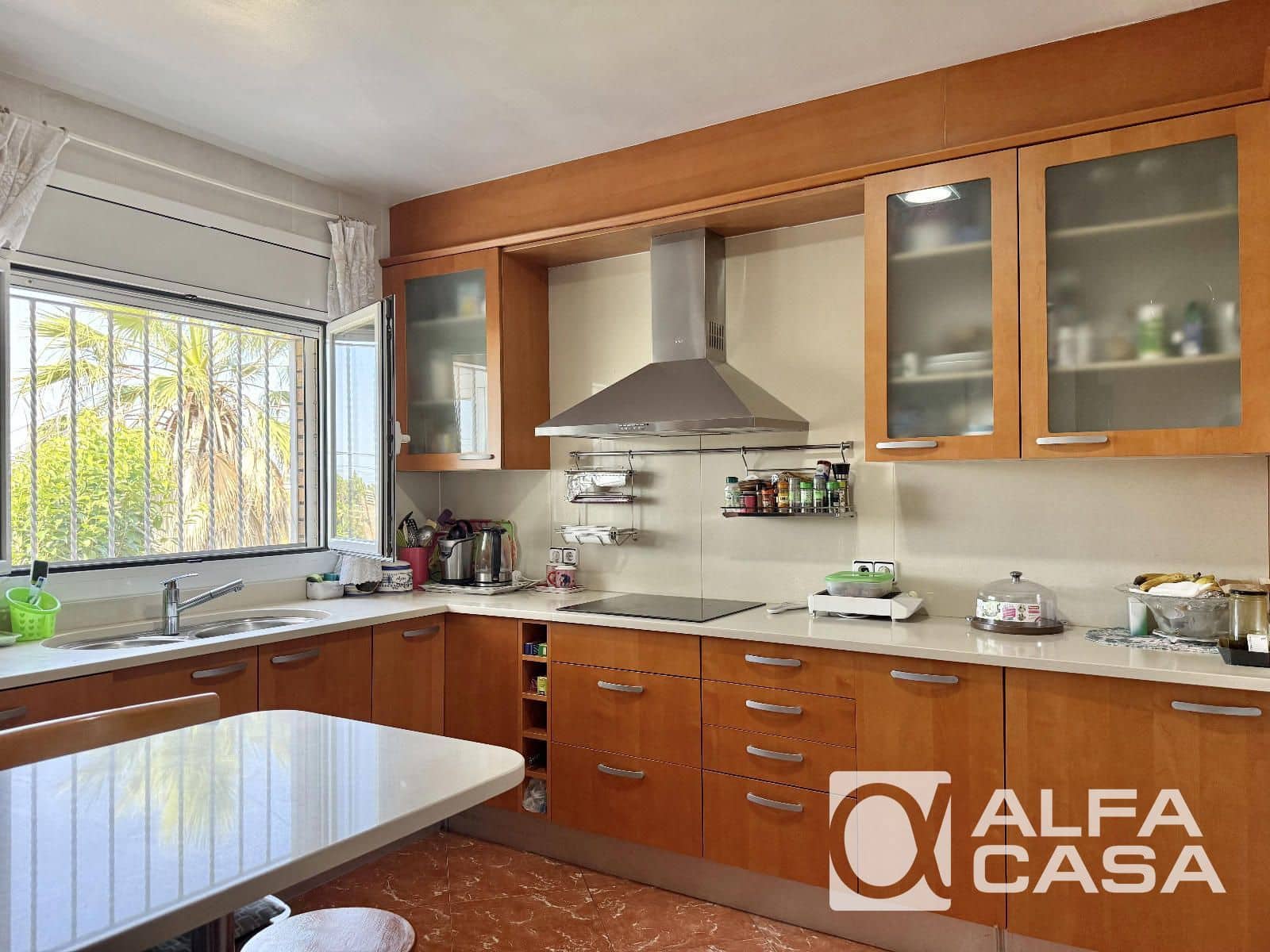 5 bedroom Villa for sale in Lloret de Mar with pool garage - € 440,000 (Ref: 9385804)