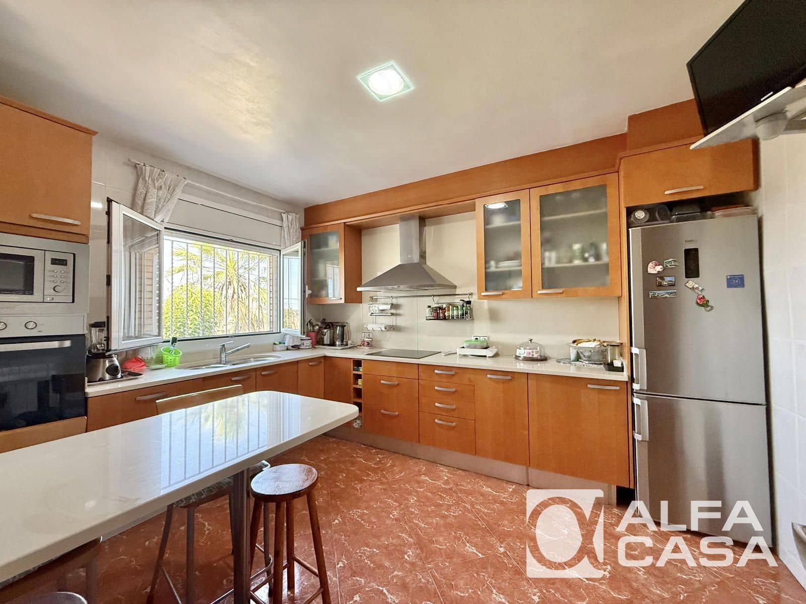 5 bedroom Villa for sale in Lloret de Mar with pool garage - € 440,000 (Ref: 9385804)