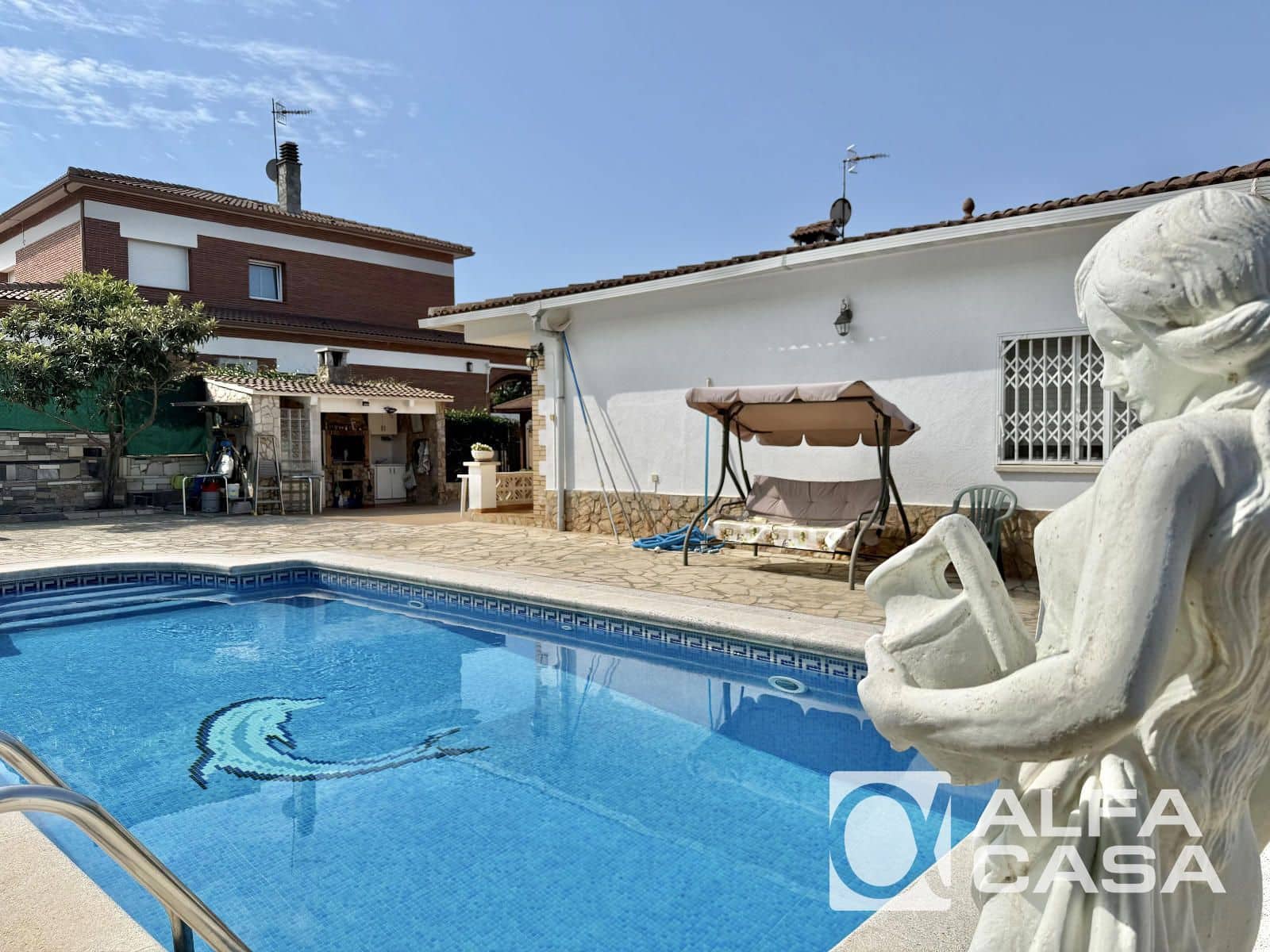 5 bedroom Villa for sale in Lloret de Mar with pool garage - € 440,000 (Ref: 9385804)