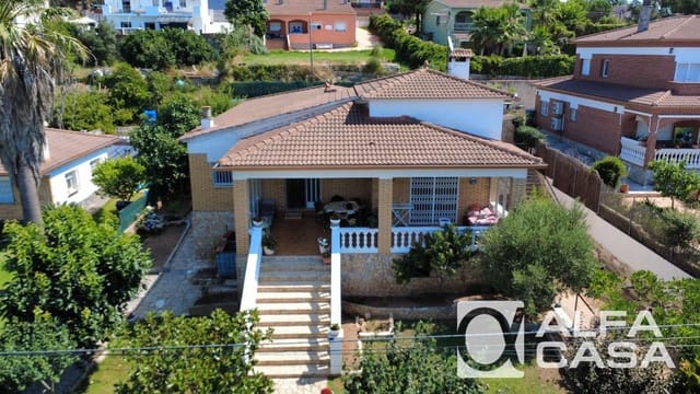 5 bedroom Villa for sale in Lloret de Mar with pool garage - € 440,000 (Ref: 9385804)