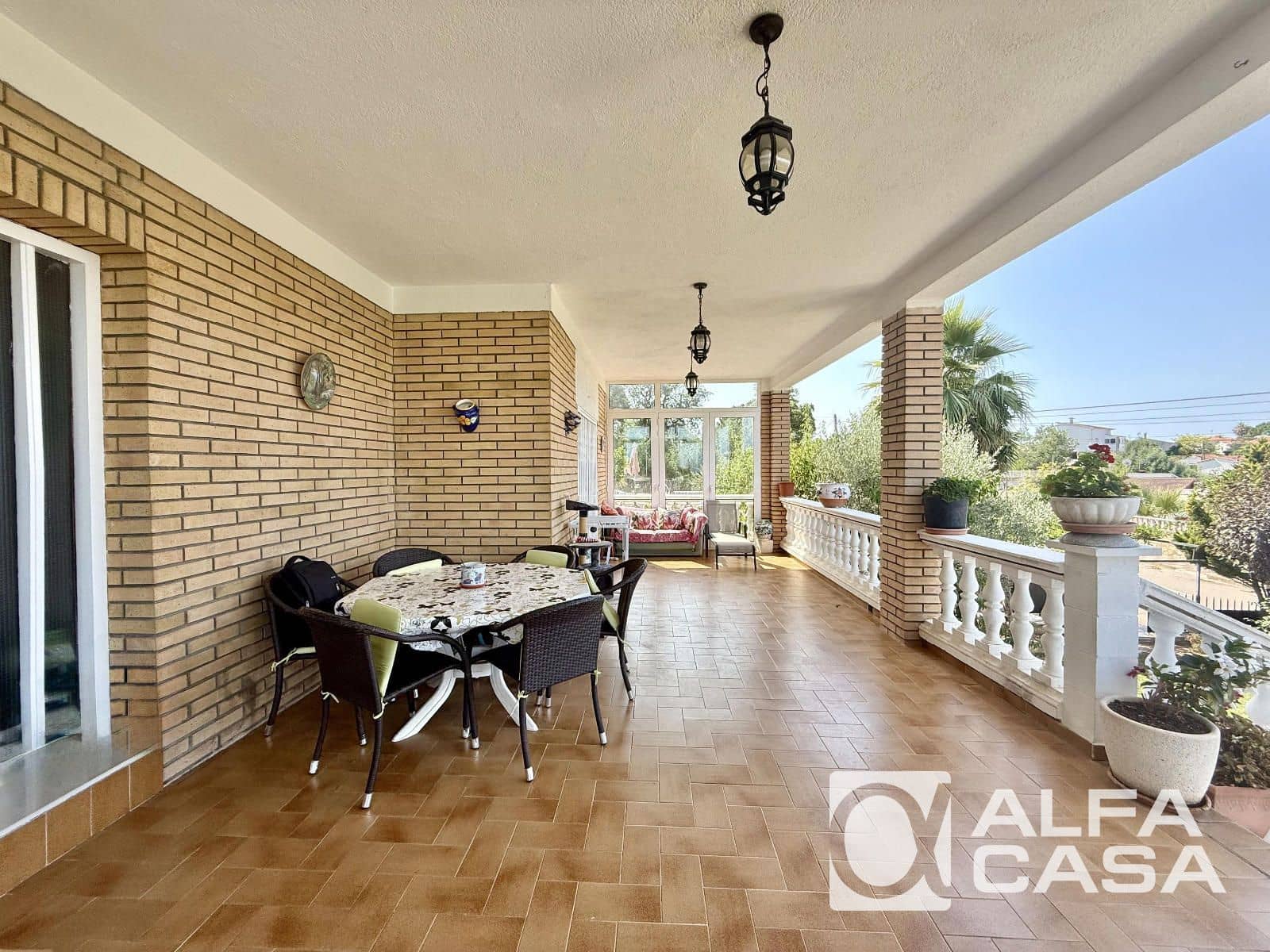 5 bedroom Villa for sale in Lloret de Mar with pool garage - € 440,000 (Ref: 9385804)