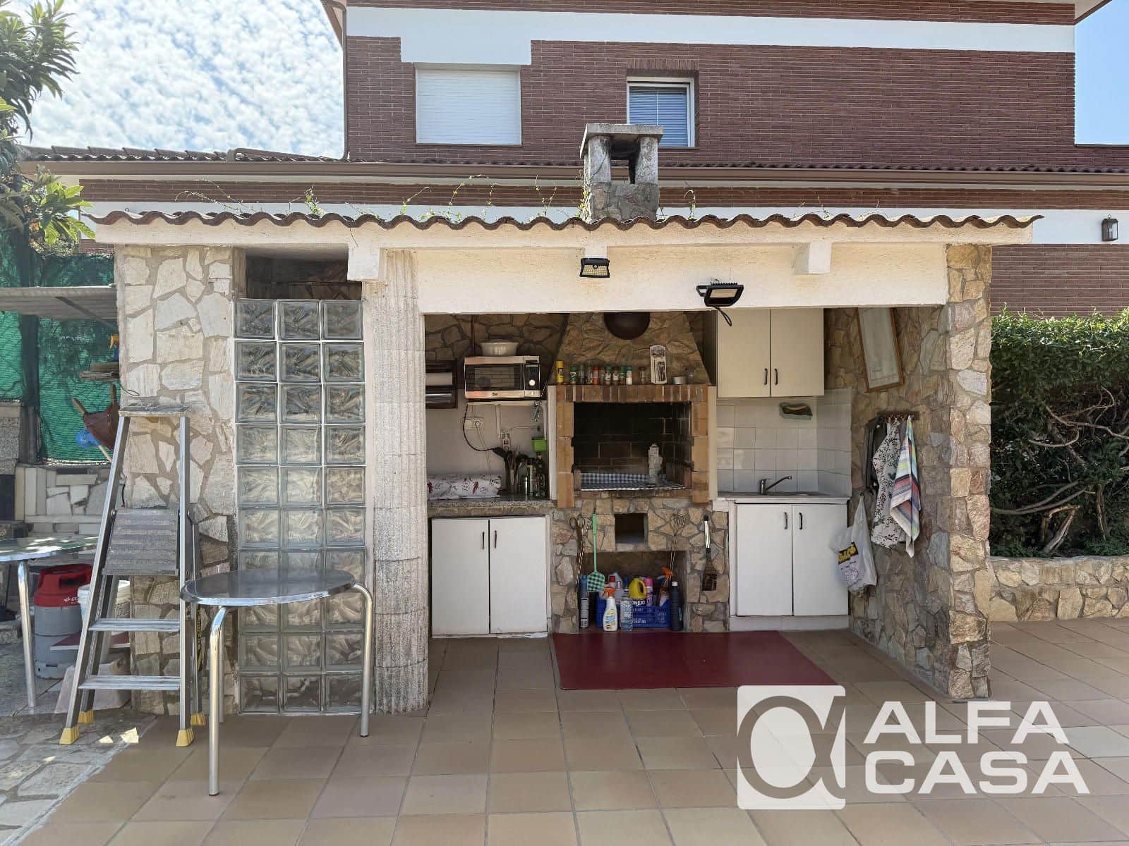 5 bedroom Villa for sale in Lloret de Mar with pool garage - € 440,000 (Ref: 9385804)