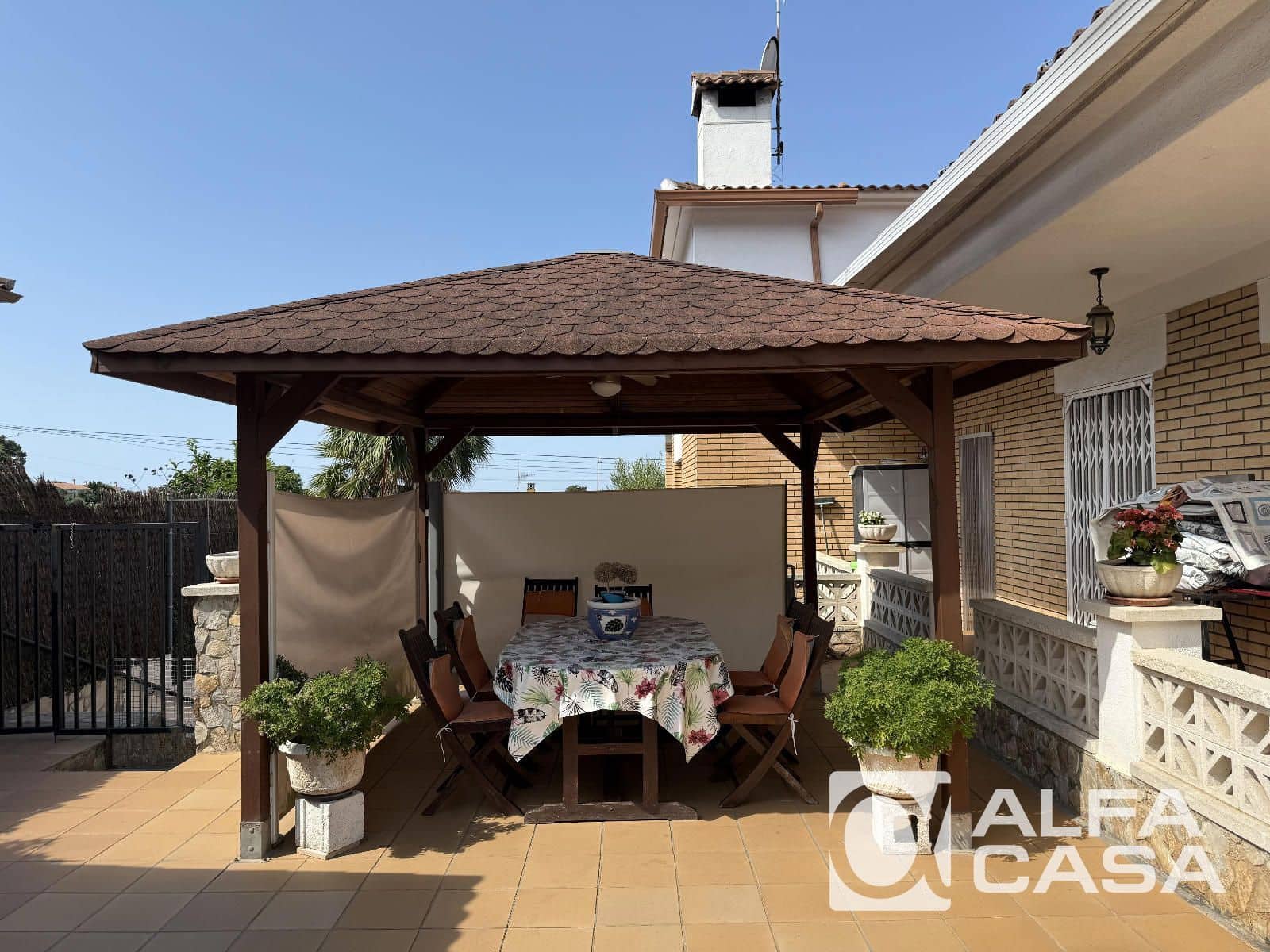 5 bedroom Villa for sale in Lloret de Mar with pool garage - € 440,000 (Ref: 9385804)