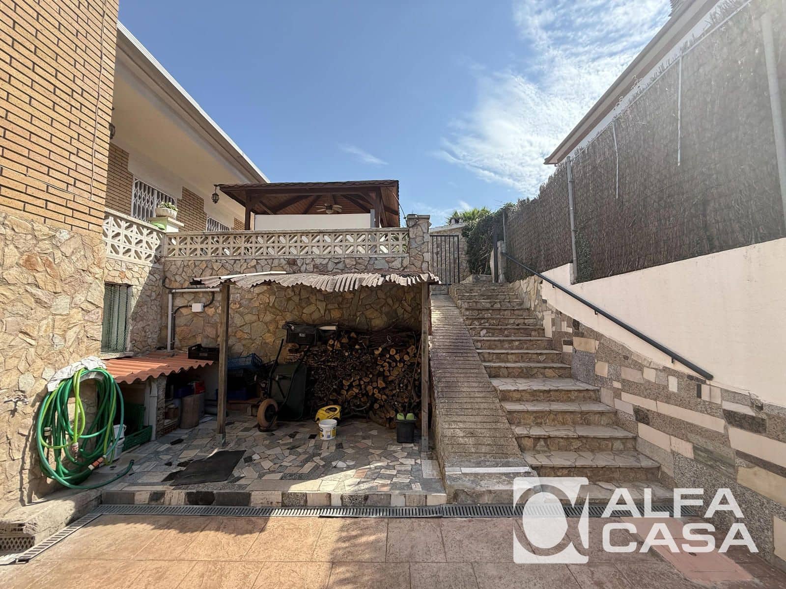 5 bedroom Villa for sale in Lloret de Mar with pool garage - € 440,000 (Ref: 9385804)