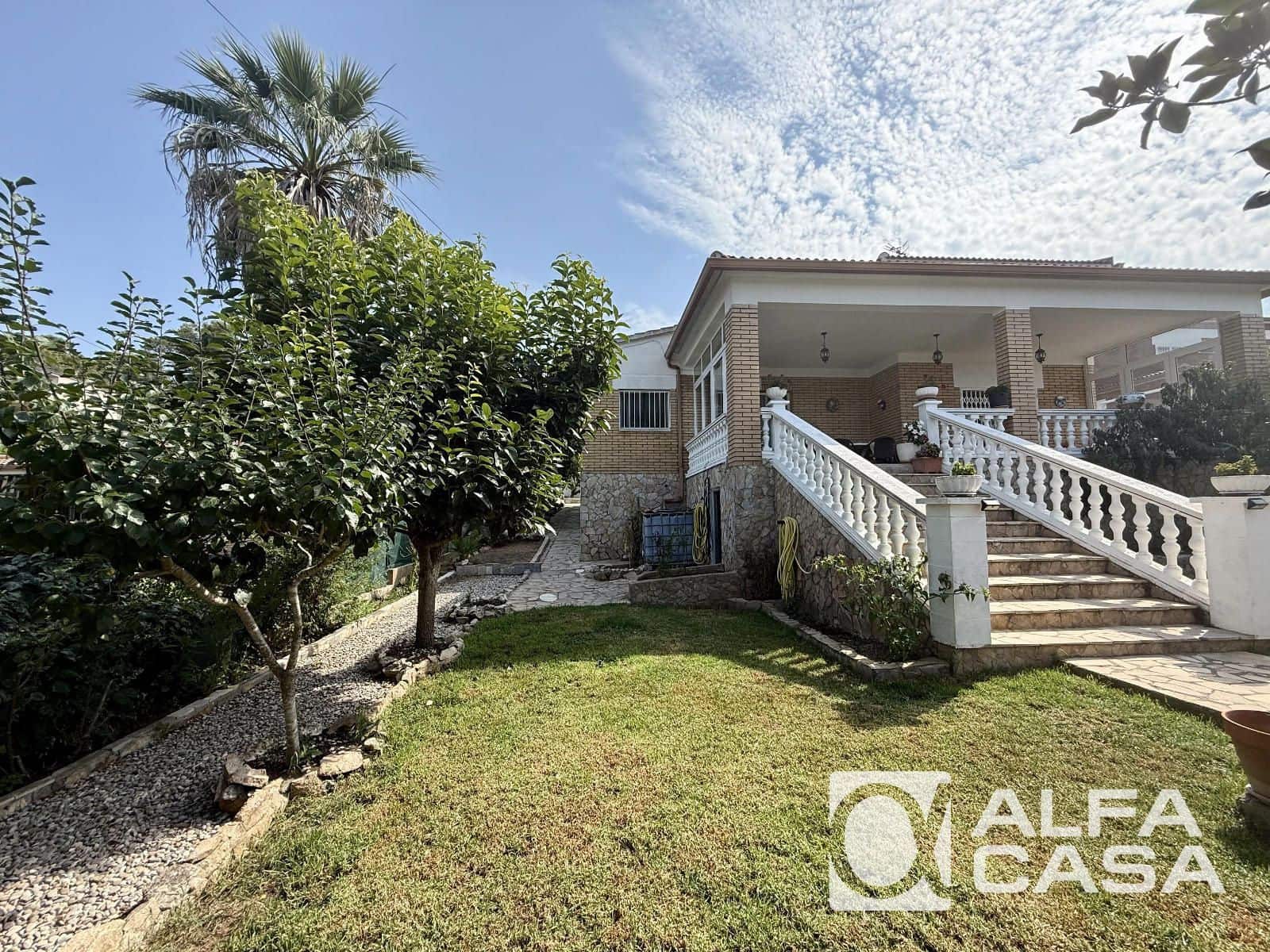 5 bedroom Villa for sale in Lloret de Mar with pool garage - € 440,000 (Ref: 9385804)