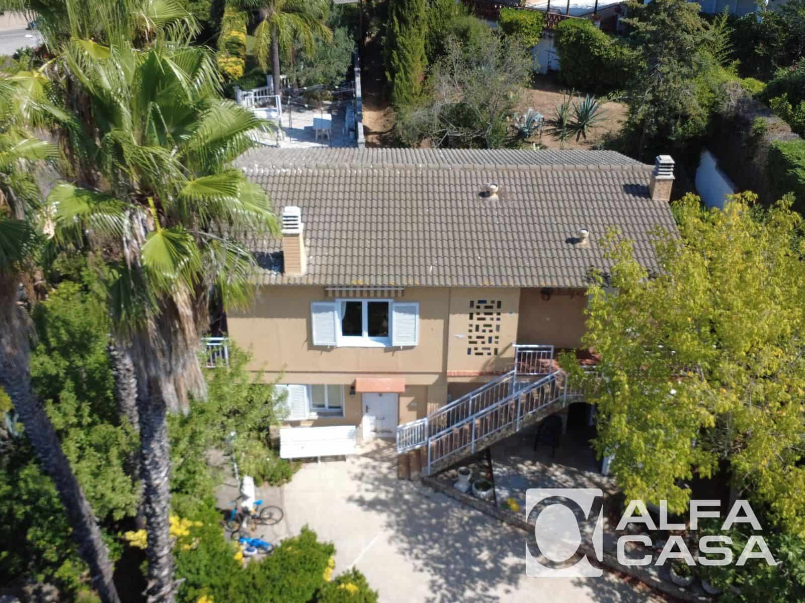 7 bedroom Villa for sale in Lloret de Mar with pool garage - € 700,000 (Ref: 9385806)