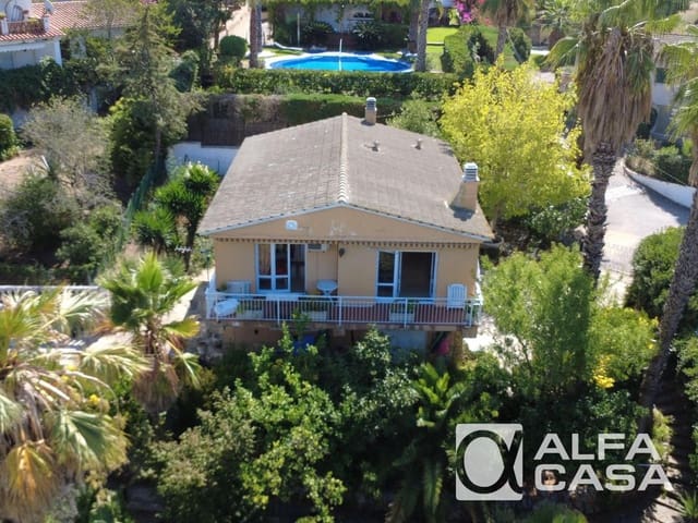 7 bedroom Villa for sale in Lloret de Mar with pool garage - € 700,000 (Ref: 9385806)