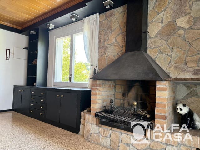 7 bedroom Villa for sale in Lloret de Mar with pool garage - € 700,000 (Ref: 9385806)