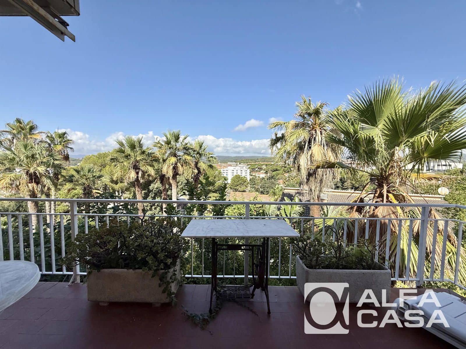 7 bedroom Villa for sale in Lloret de Mar with pool garage - € 700,000 (Ref: 9385806)