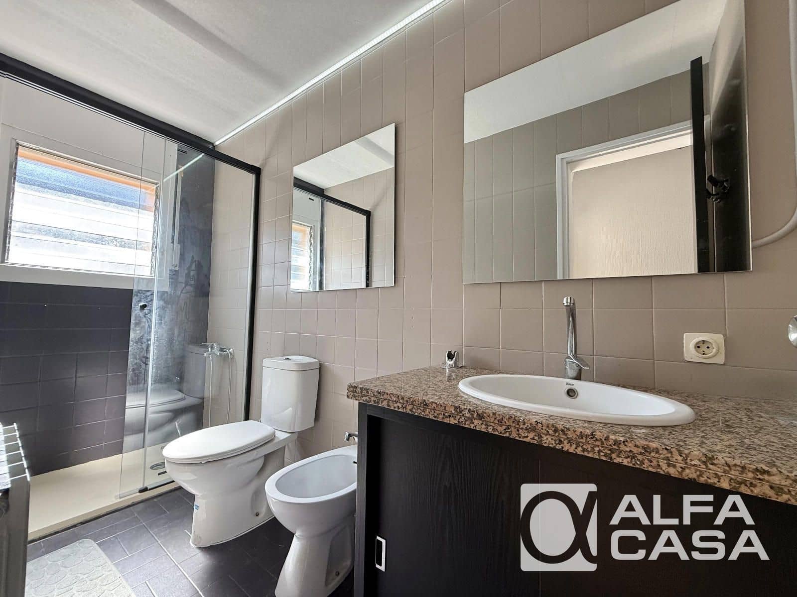 7 bedroom Villa for sale in Lloret de Mar with pool garage - € 700,000 (Ref: 9385806)