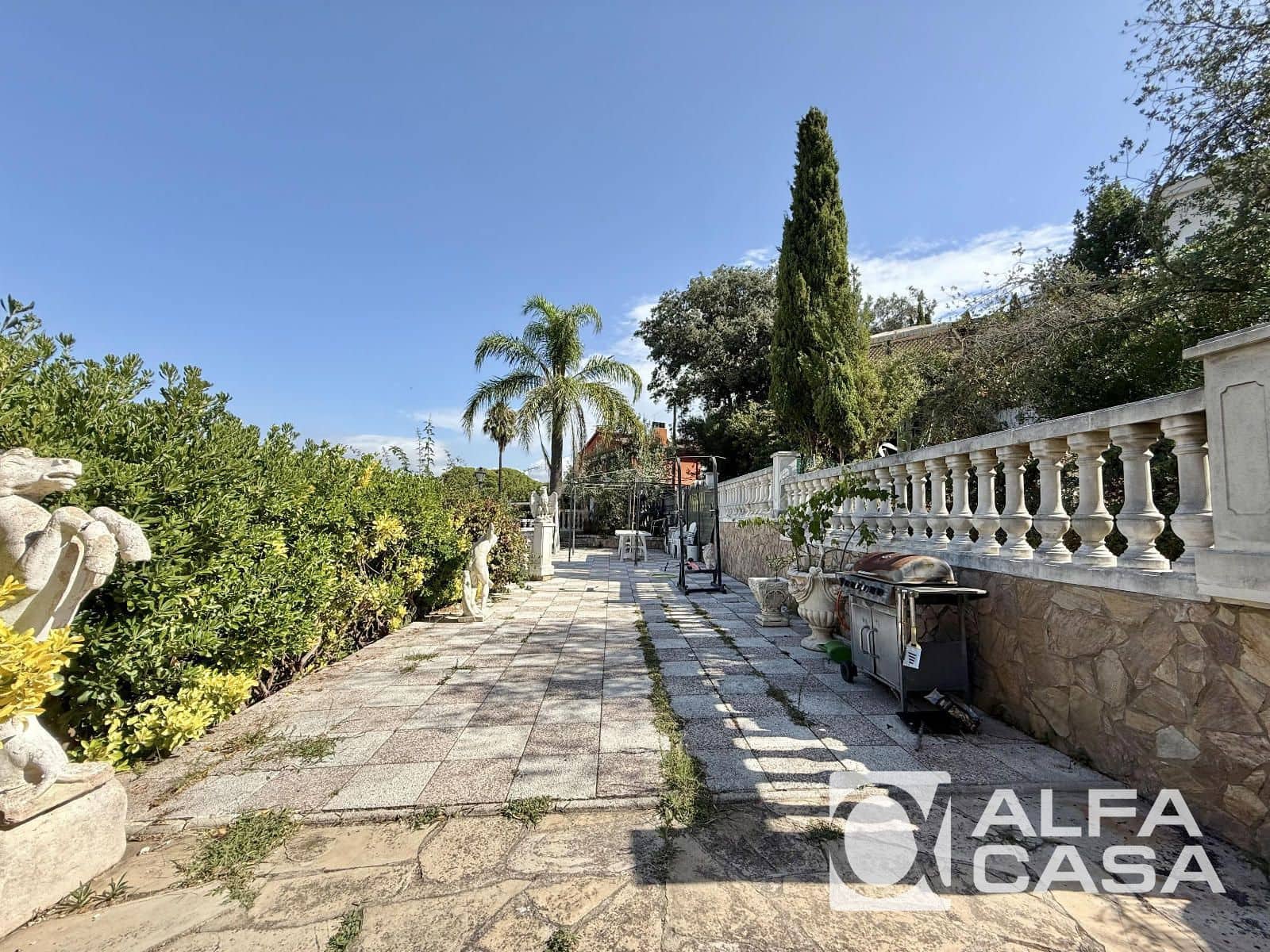 7 bedroom Villa for sale in Lloret de Mar with pool garage - € 700,000 (Ref: 9385806)