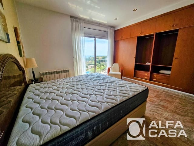 Chalet de 4 habitaciones en Lloret de Mar en venta con piscina garaje - 650.000 € (Ref: 9385807)