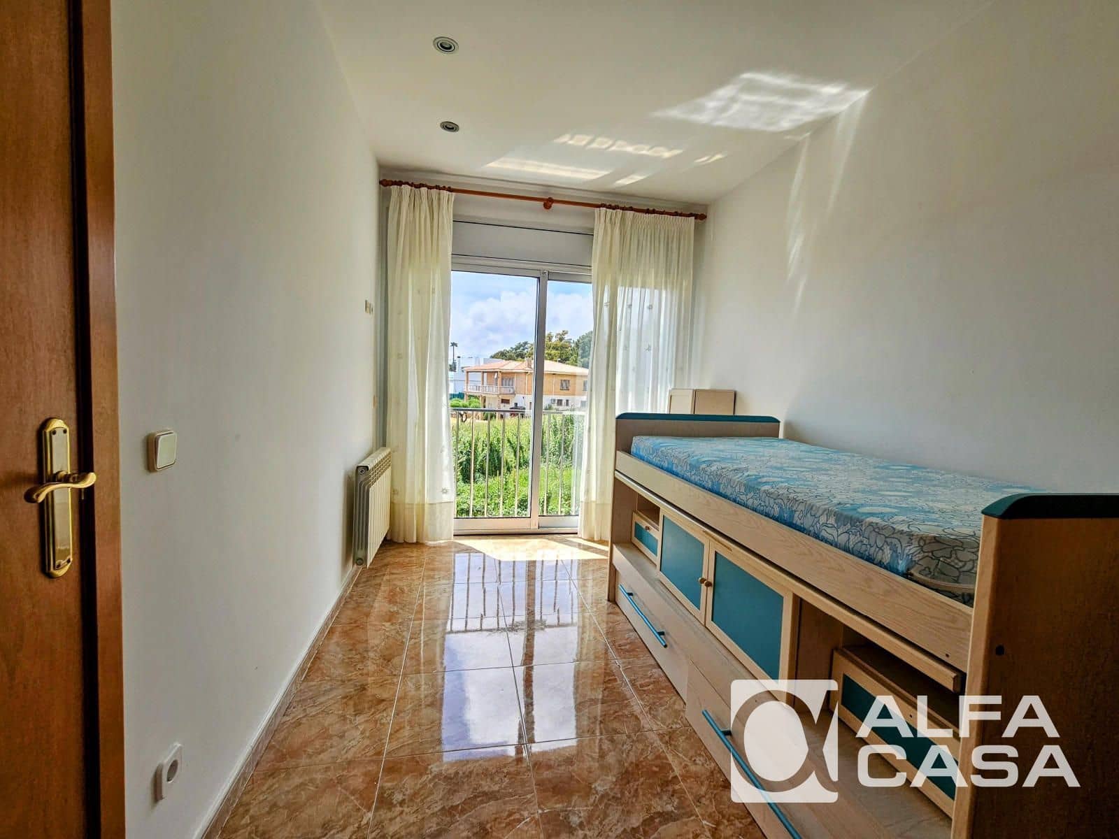 Chalet de 4 habitaciones en Lloret de Mar en venta con piscina garaje - 650.000 € (Ref: 9385807)