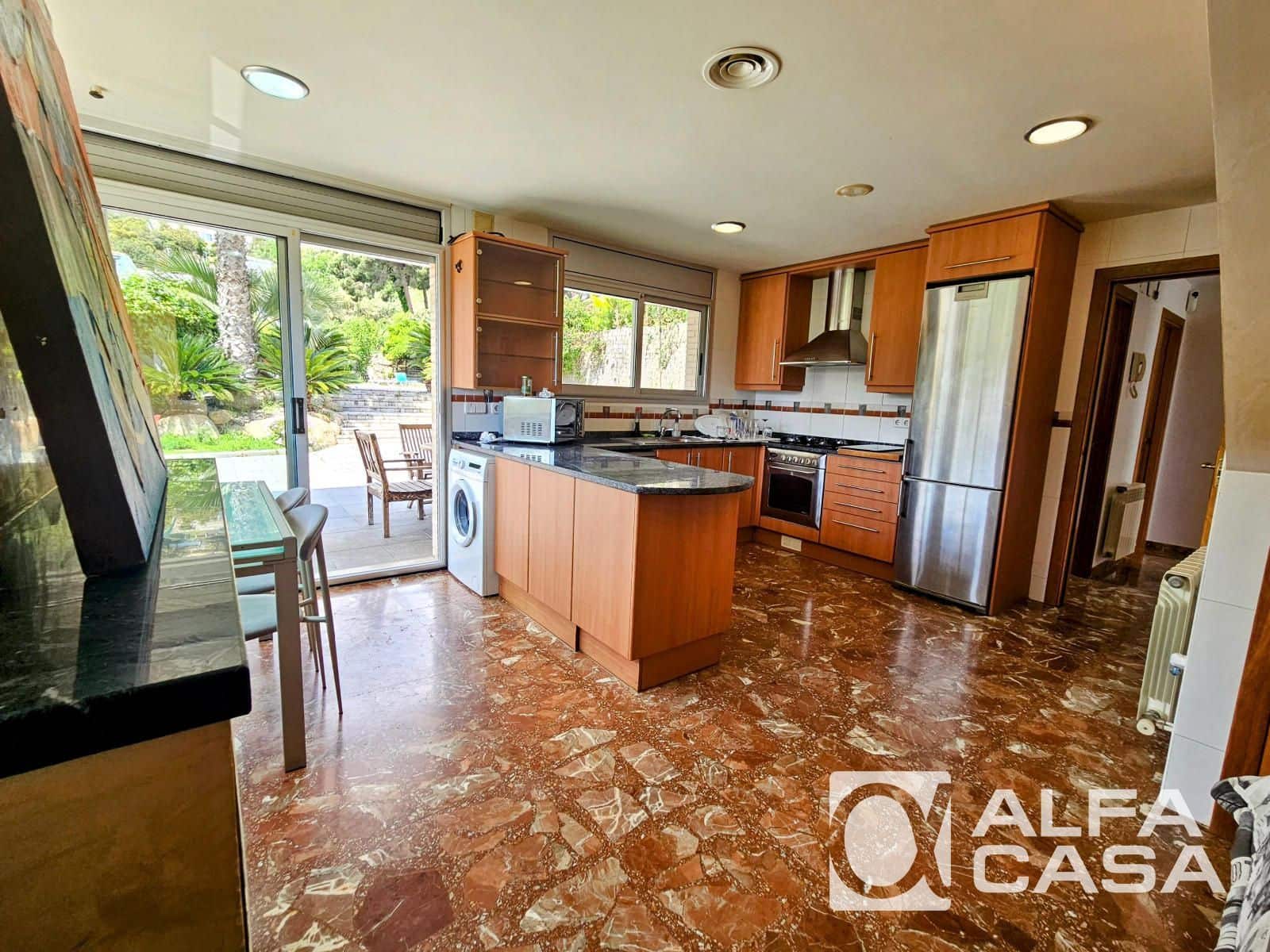 Chalet de 4 habitaciones en Lloret de Mar en venta con piscina garaje - 650.000 € (Ref: 9385807)