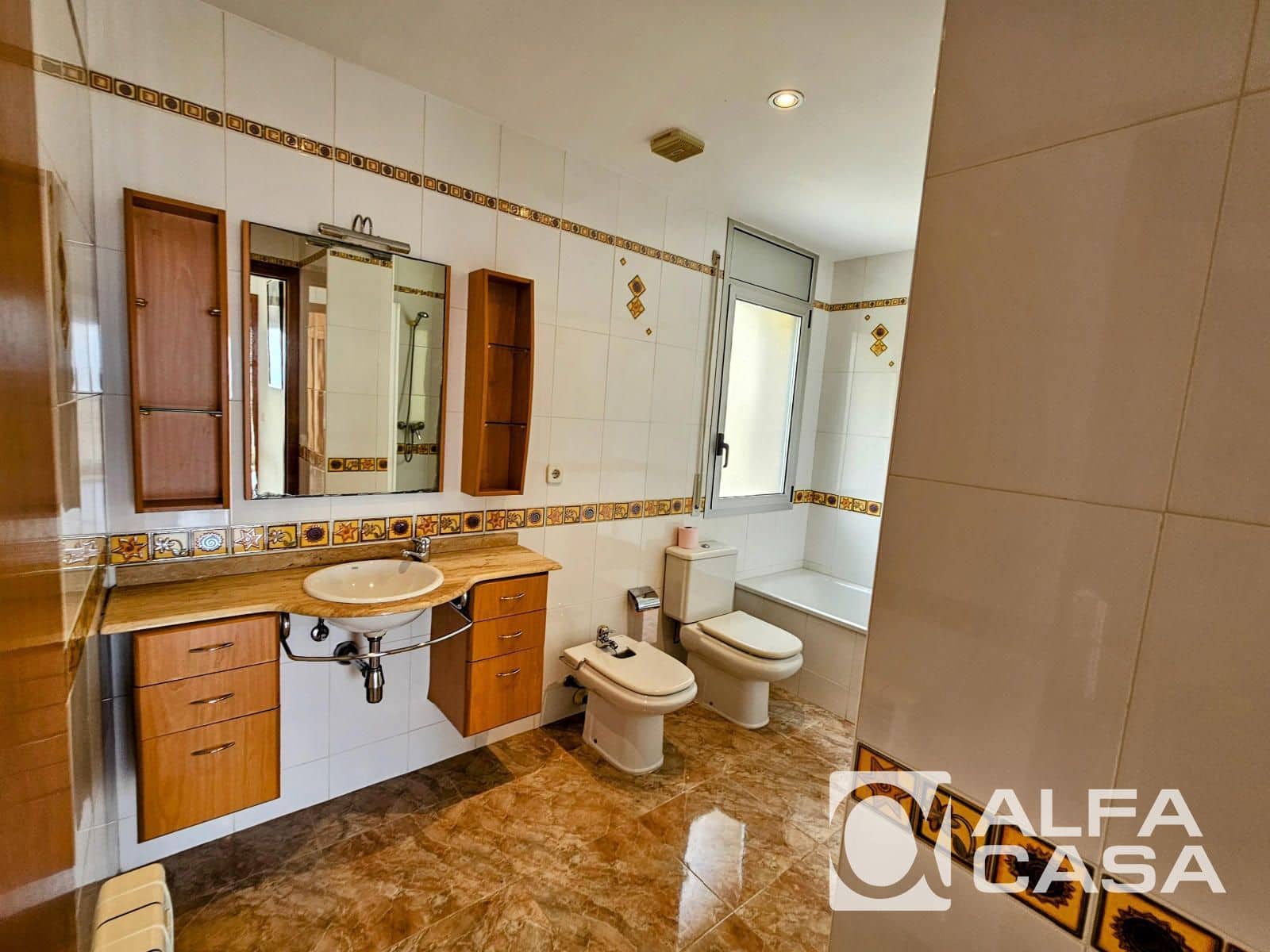 Chalet de 4 habitaciones en Lloret de Mar en venta con piscina garaje - 650.000 € (Ref: 9385807)