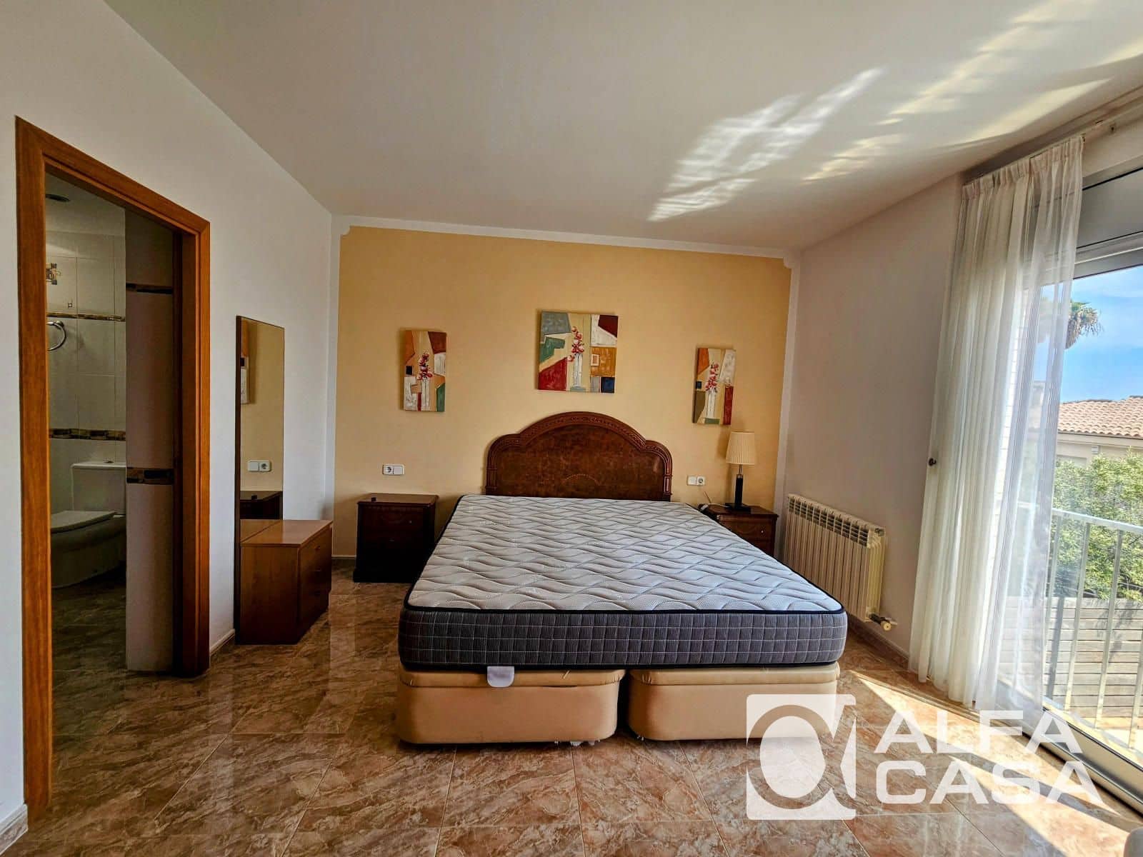 Chalet de 4 habitaciones en Lloret de Mar en venta con piscina garaje - 650.000 € (Ref: 9385807)